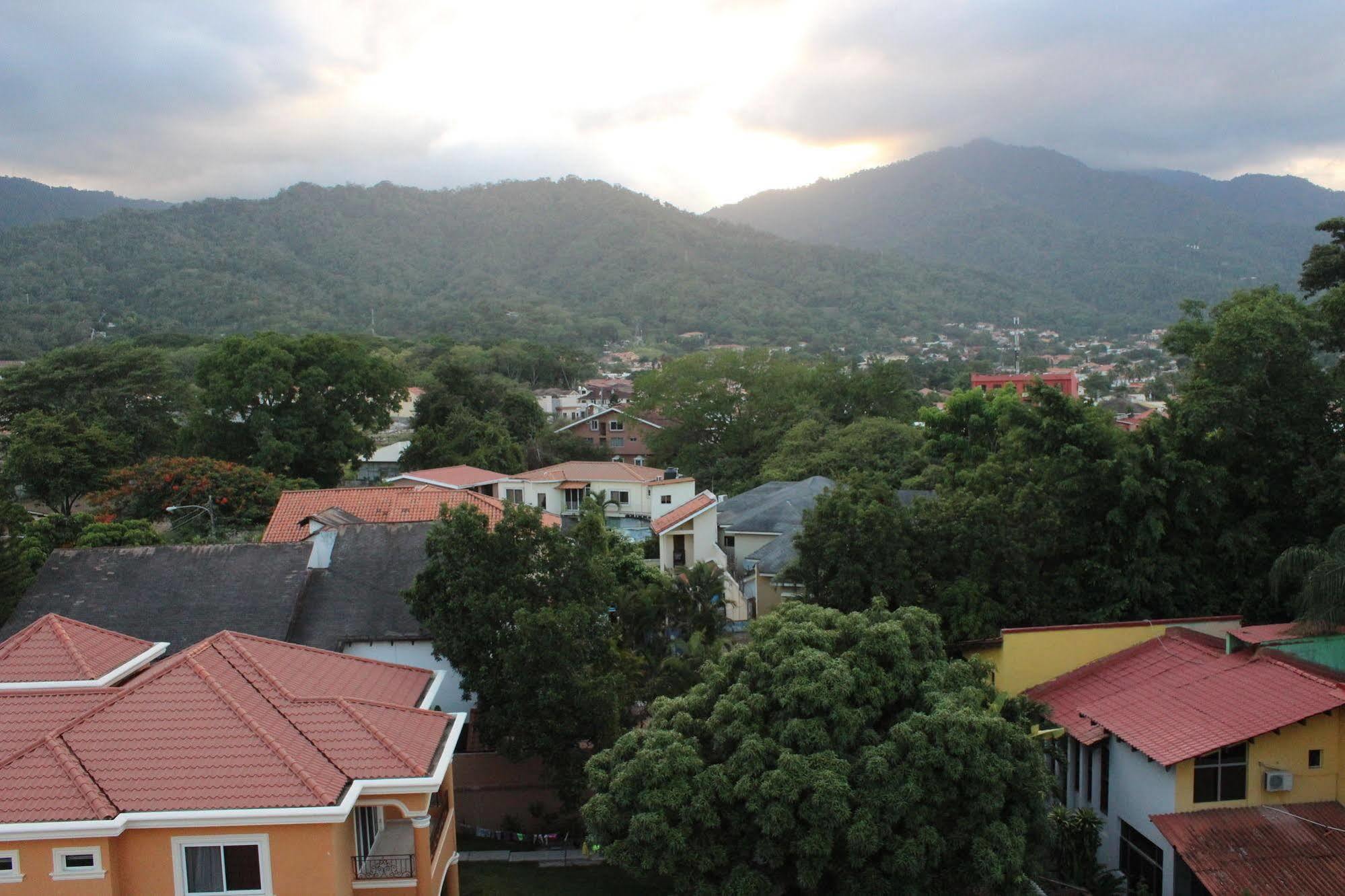 Boutique Hotel La Cordillera San Pedro Sula Eksteriør billede